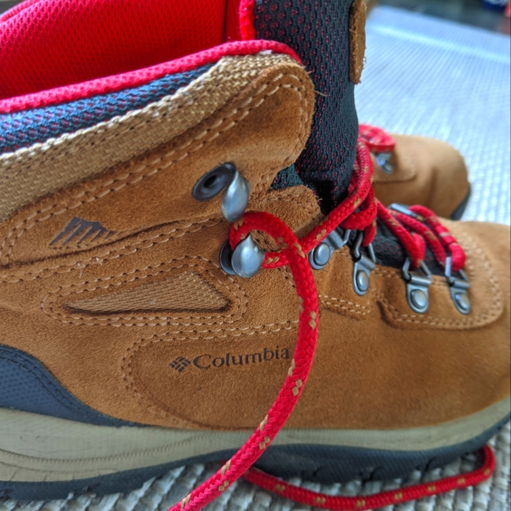 Columbia Women's Hiking Boots -tan, red laces, size 8